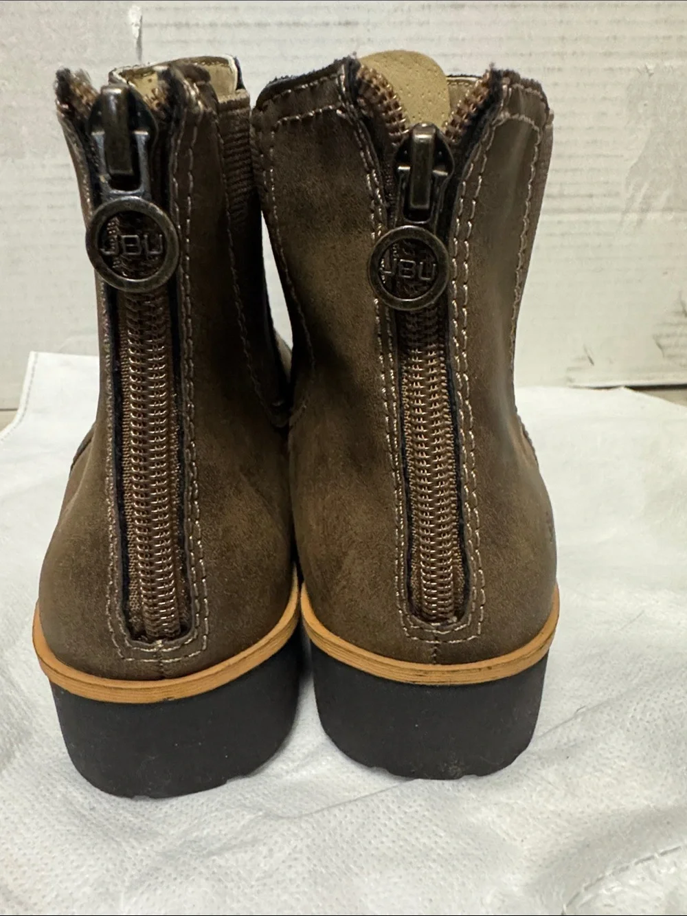 JBU Men's Brown Chukka Boots